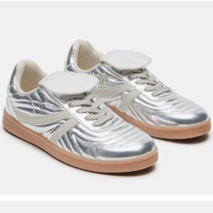 Steve Madden Madrid Silver Low Top Sneakers - Never worn, missing laces size 5